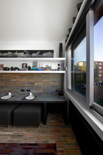 Mini Loft ULB DELTA area with terrace - Tap to explore photos