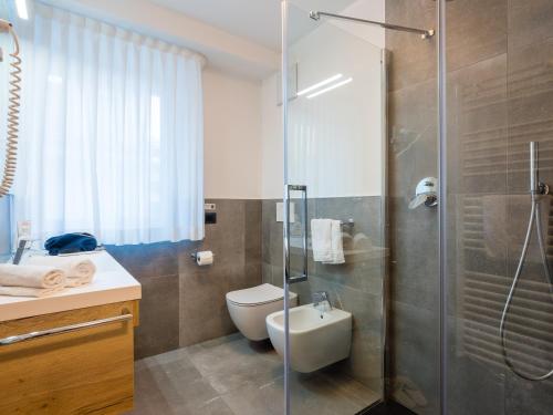 Albergo Dimaro Wellness Hotel - 샤워실