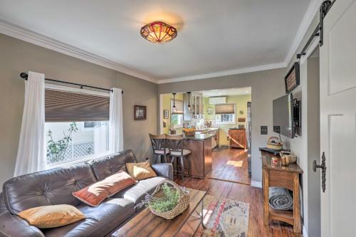 Charming Craftsman Cottage with Garden and Hot Tub! photo 4