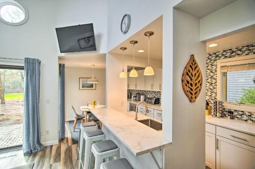 5 Mi to Mashpee Commons Coastal Mashpee Condo detail