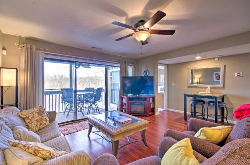 B&B Osage Beach - Osage Beach Condo with Pools, Marina and Grill! - Bed and Breakfast Osage Beach