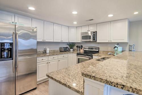 Ocean City Condo Spacious Balcony, Walk to Beach! detail