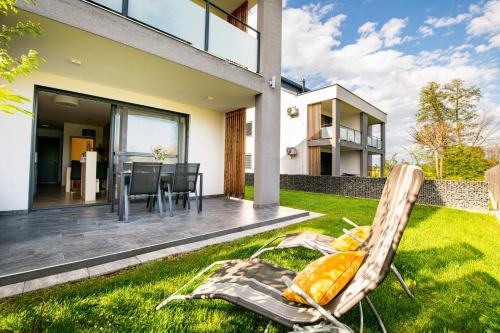 Balkons/terase, Apartmaji BANONIA " Sončni zahod " (Apartmaji BANONIA " Soncni zahod ") in Banovci
