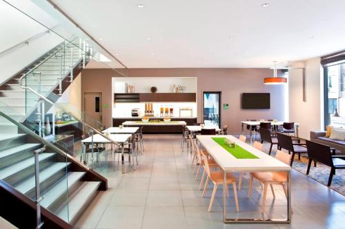 Φαγητό και ποτό, Element Harrison - Newark in Χάρρισον