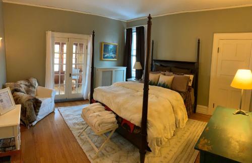 Franklin Manor Bed and Breakfast