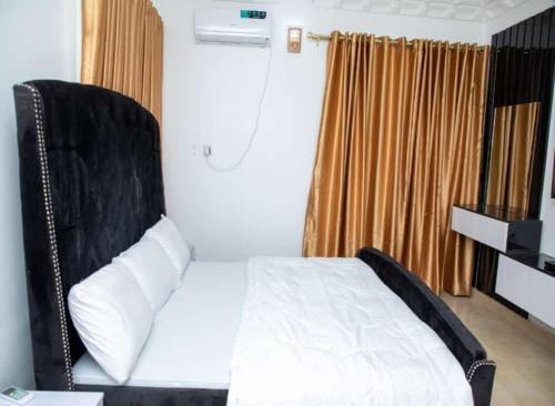 3Bedroom Service Apartment Luxury