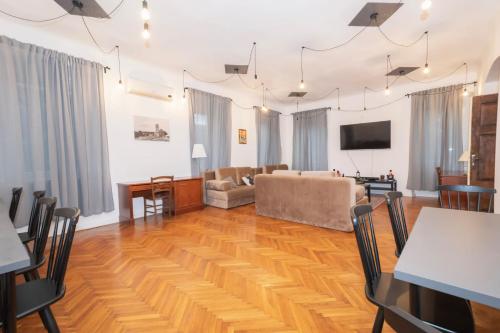 Shared lounge/TV area, Hostel Old School in Rijeka