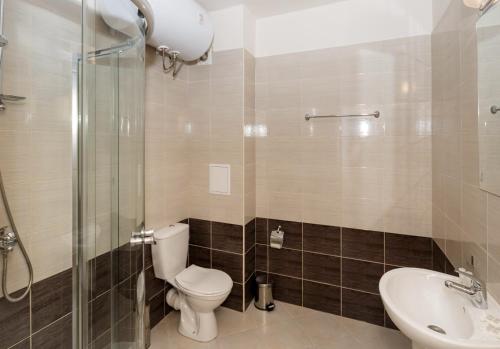 One-Bedroom Apartment with Balcony image 3