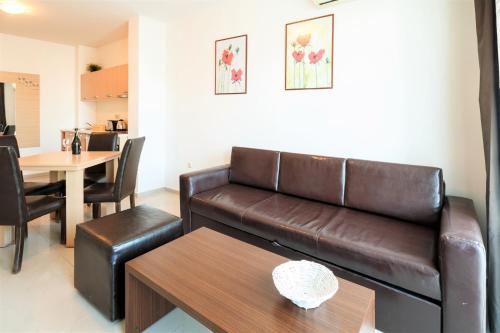 One-Bedroom Apartment with Balcony image 6