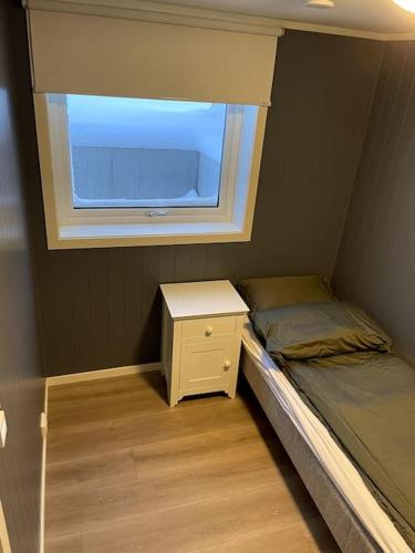 Lofoten - New apartment, close to airport. in เลกเนส