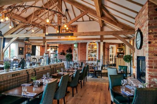 Restaurante, Hare and Hounds Hotel in Newbury