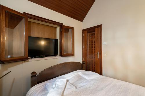 Holiday villa in elite residential area of Faro