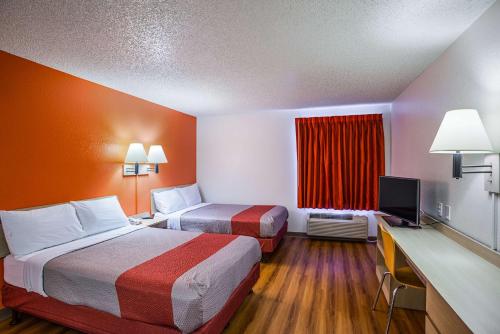 2 double beds