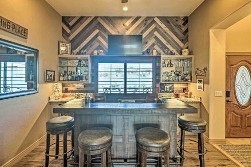 Luxe Retreat with Lake Havasu View and Pool! in Lake Havasu City