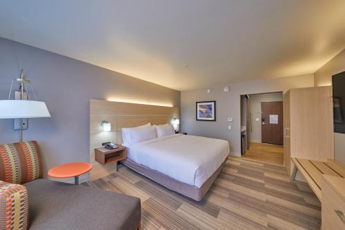 Holiday Inn Express & Suites - Hermiston Downtown, an IHG Hotel