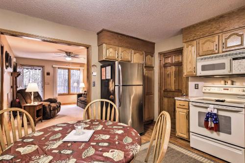 Serene Orchard Park Apartment with Large Yard and Patio - image 8