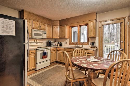 Serene Orchard Park Apartment with Large Yard and Patio - image 10