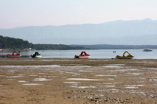 Strand, Apartments with a parking space Tribulje, Krk - 15223 in Tribulje