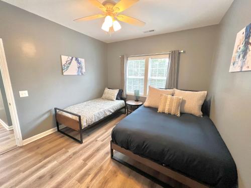 Charming, Beautiful, Treetop Loft, Prime Location thumb 3