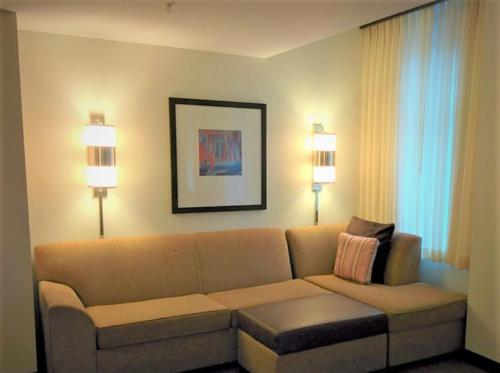 Hyatt Place Des Moines Downtown - image 11