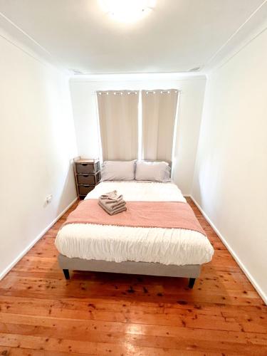 Entire 4 bedroom home in Parramatta Sydney pet friendly huge outside area close to commbank stadium 