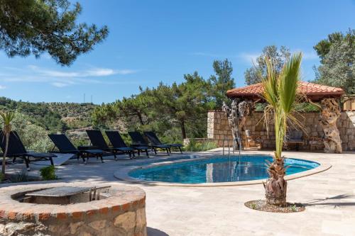 Captivating House Surrounded by Olive Grove in Seferihisar