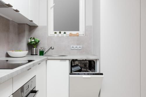 One-Bedroom Apartment image 9