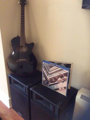 Beatles Apartment - image 10
