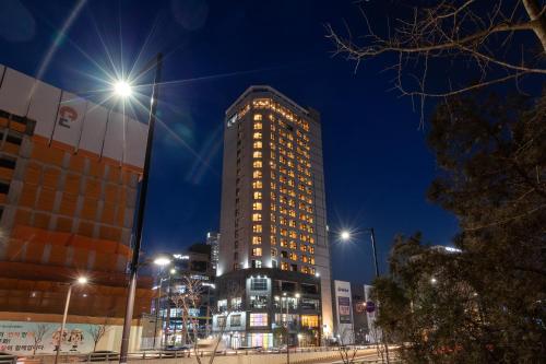 Urban-Est Hotel - Goyang