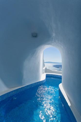 Executive plunge pool suite