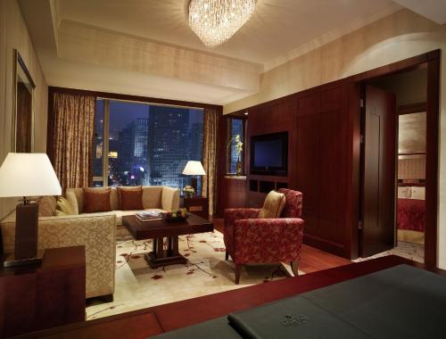 Futian Shangri-La, Shenzhen,Near to Shenzhen Convention&Exhibition Centre, Futian Railway Station