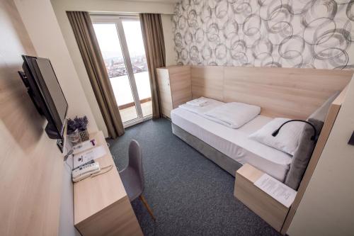 Zlatna Kruna Zlatna Kruna