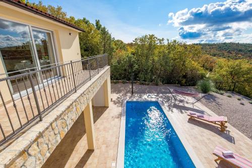 Villa Valente with Pool