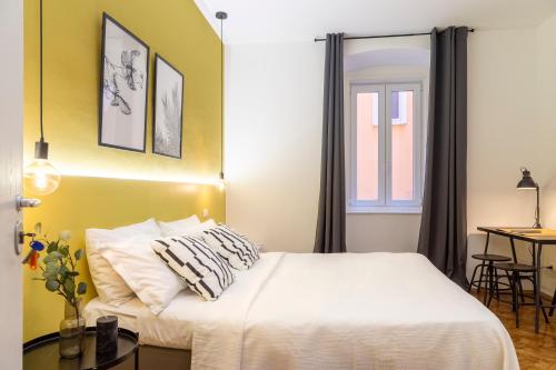  Brand new guest room with Wi-Fi in the city center in Triest