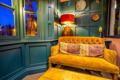 Bar/lounge, The Crown Hotel in Glastonbury