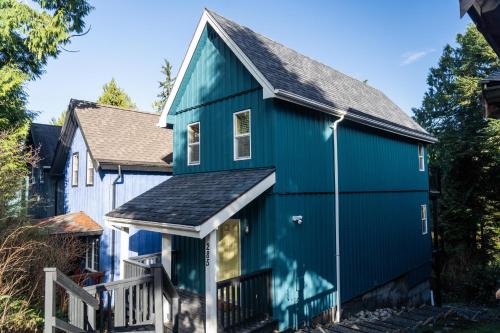 Kingfisher, Newly Renovated Suite on Ocean Inlet in Ucluelet, Canada