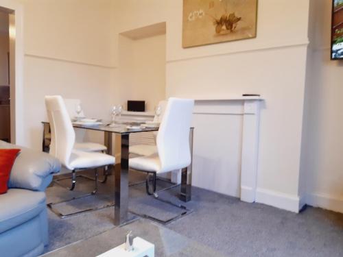 Зручності, Carvetii - Vincent House - Large 3 bedroom apartment with on-site parking in Fife
