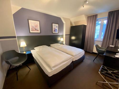 Hotel Kaiserswerth - Accommodation - Düsseldorf
