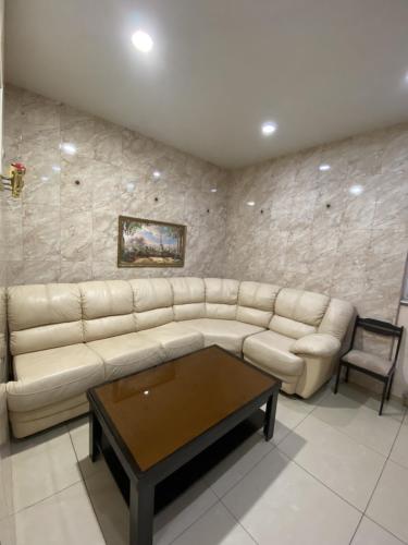 Golden House Hotel - image 12