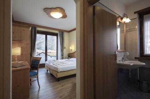 2 twin beds