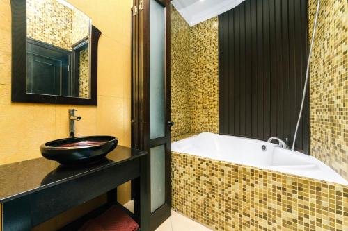 View apartment on the main street Khreshchatyk 17 - image 13