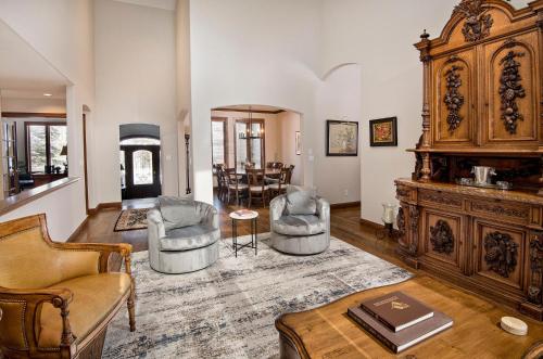 44 Aspen Meadow Drive - image 2