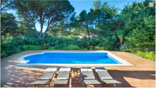 House - 4 Bedrooms with Pool and WiFi young people group not allowed - 60188 gîte à louer Santa Margarida