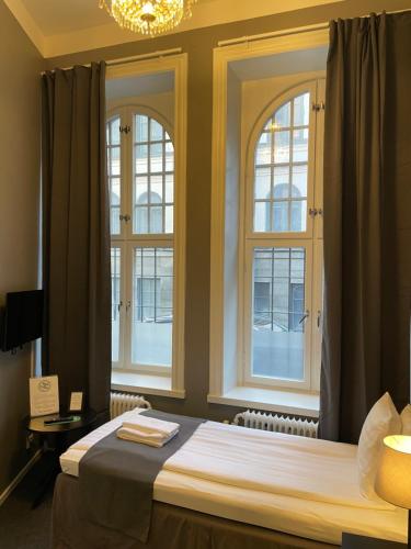 Unique Hotel - image 13