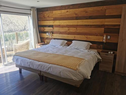 1 king bed, 1 twin bed