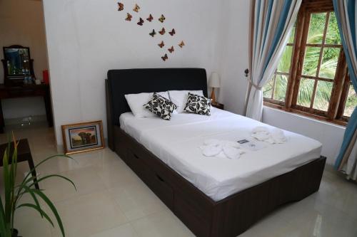 Deluxe Double Room image 8