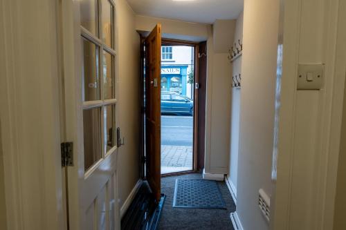 Forrest's Yard Townhouse - image 7