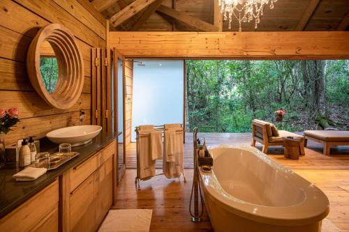 Baño, Summerfields Rose Retreat and Spa in Hazyview