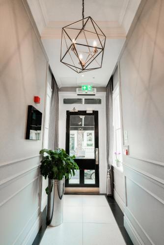 Merit Kensington Hotel - image 11
