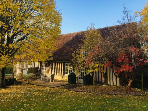 Demeure Normande Authentique en bord de rivière gîte à louer Canapville